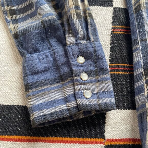 Vintage Wrangler Pearl Snap Button Up Shirt. Large. Pockets. USA. - Picture 6 of 16